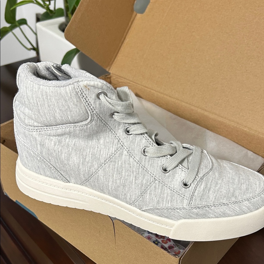 Roxy Gray High-Top Athletic Shoes